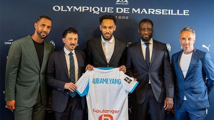 Pierre-Emerick Aubameyang (Santrfor) Al-Qadsiah -> Marsilya