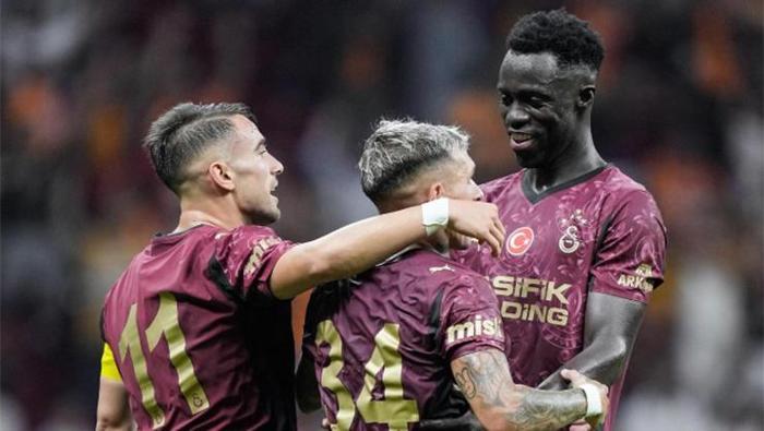 Davinson Sanchezin menajeri devreye girdi Galatasaraya şart koştu