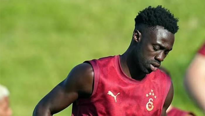 Davinson Sanchezin menajeri devreye girdi Galatasaraya şart koştu