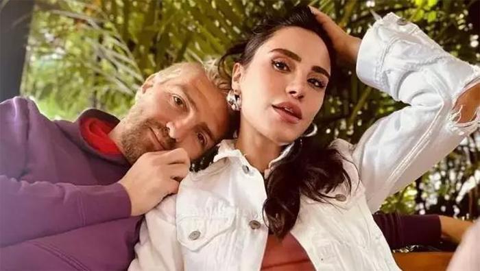 Caner Erkinden eşi Şükran Ovalıya sosyal medyada ilan-ı aşk