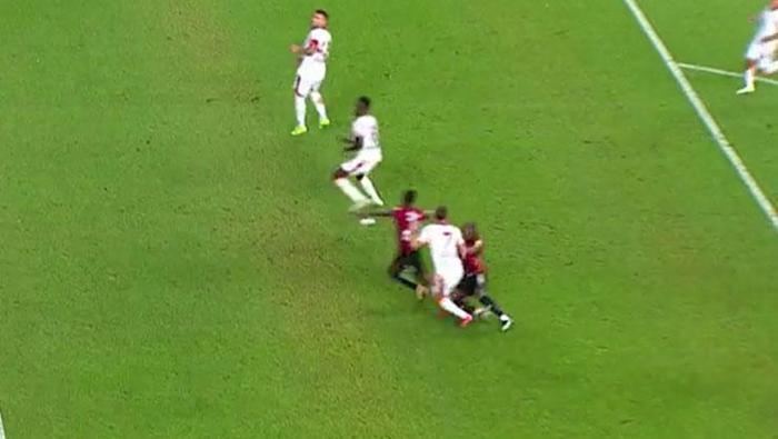 Gaziantep FK-Galatasaray maçını Trio ekibi değerlendirdi Karar doğru, net penaltı...