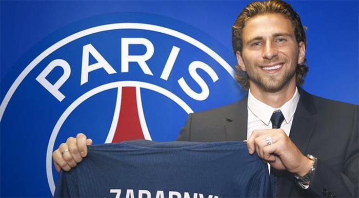 Illia Zabarnyi (Stoper) Bournemouth -> PSG