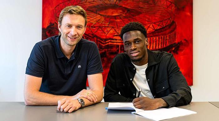 Ernest Poku (Sağ kanat) AzAlkmaar ->Bayer Leverkusen