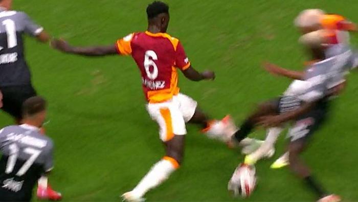 Galatasaray-Karagümrük karşılaşmasını Trio ekibi değerlendirdi: İlk golden önce faul...