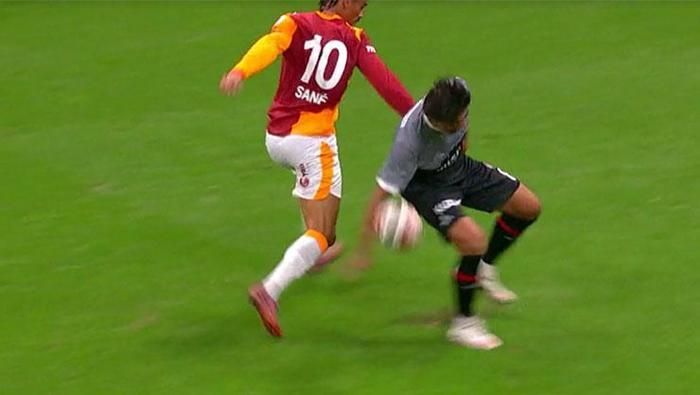 Galatasaray-Karagümrük karşılaşmasını Trio ekibi değerlendirdi: İlk golden önce faul...