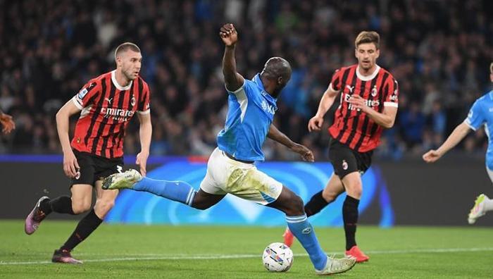 Napoli transferde Galatasarayın eline düştü Lukaku şokuna Icardi pansumanı, taraftarlar tepkili