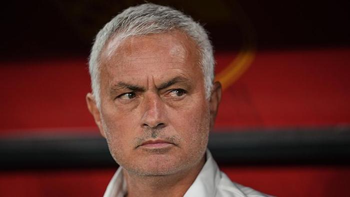 Mourinhodan Benfica maçı öncesi kritik kadro kararı Yıldız oyuncu kulübeye çekildi...