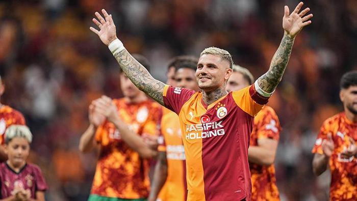 Icardiyi bunaltan ilgi Ailesinin yanında sinirlerine hakim olamadı