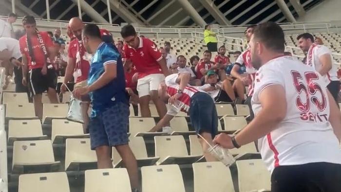 Samsunspor taraftarı Atinada fark yarattı, Yunanlar hayran kaldı