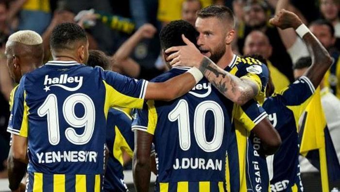 Fenerbahçe - Kocaelispor maçının tartışmalı pozisyonu Trio yorumladı: Net penaltı