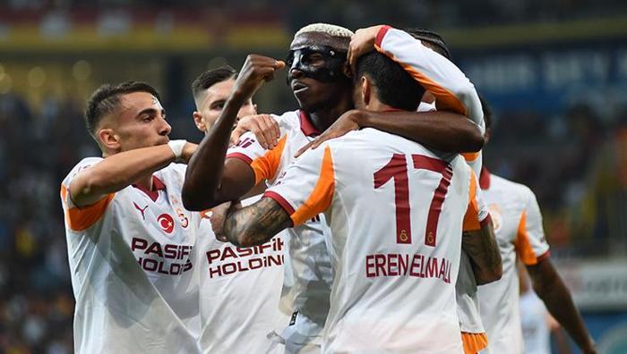 Galatasarayın gol partisinde parladı Leroy Sanenin golü Almanyayı salladı Şeytanın bacağını kırdı, yıldızını parlattı