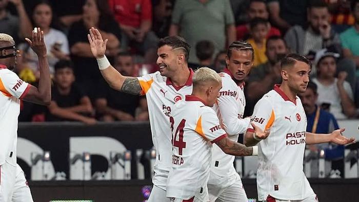 Galatasaray iki yıldızla anlaştı Kararı Okan Buruk verecek