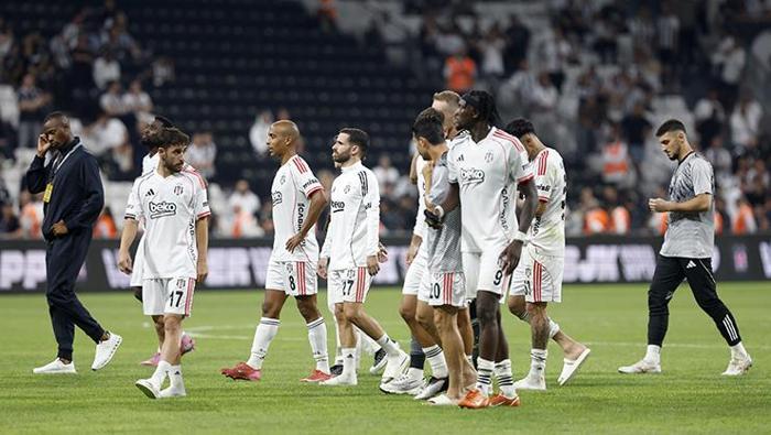 Beşiktaşın Solskjaer kararı manşetlerde Utanç işine mal oldu, 40 kelimelik acımasız açıklamayla kovuldu