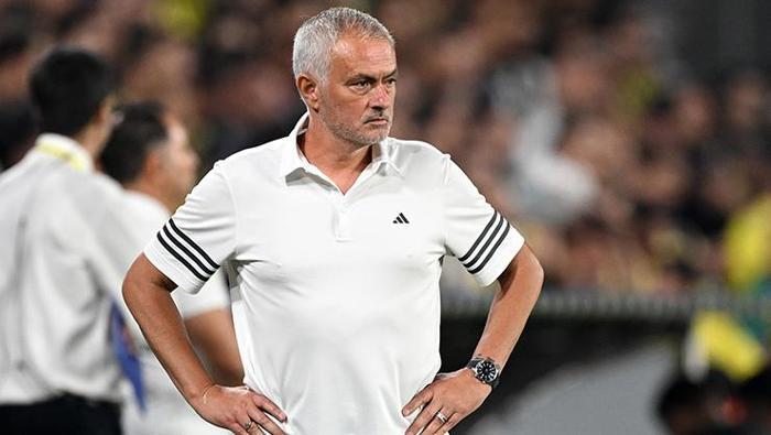 MOURINHO, 1 YIL SONRA FENERBAHÇEDEN AYRILDI