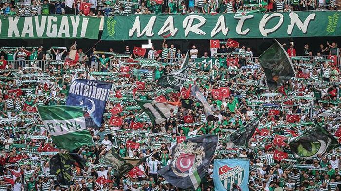 Bursaspor - 1461 Trabzon FK maçında 30 Ağustos coşkusu: 41 bin 680 biletli seyirci izledi