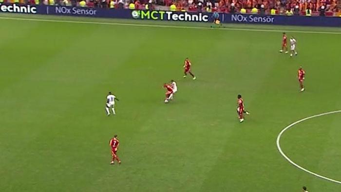 Galatasaray-Rizespor karşılaşmasını Trio ekibi değerlendirdi: Kurallar bunu emrediyor...