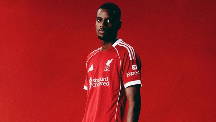 Alexander Isak (Forvet) Newcastle United -> Liverpool