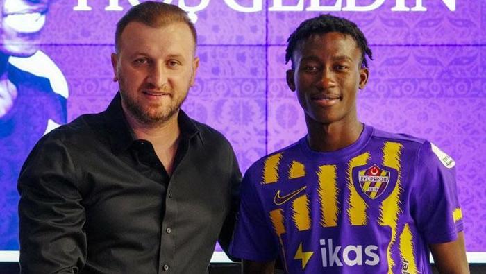 Christ Sadia (Orta saha) AFEA Akademi -> Eyüpspor