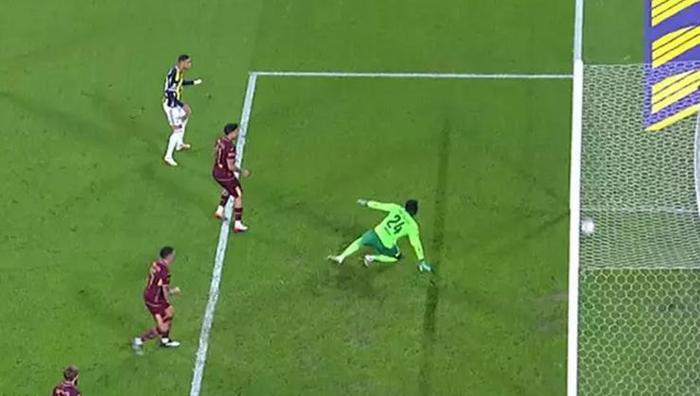 Hakem 12 kart hatası yaptı Fenerbahçe-Trabzonspor maçında Ozan Ergünden skandal daha: Çok kritik bir pozisyon