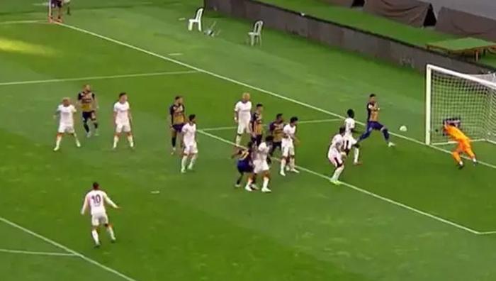 Hakem 12 kart hatası yaptı Fenerbahçe-Trabzonspor maçında Ozan Ergünden skandal daha: Çok kritik bir pozisyon