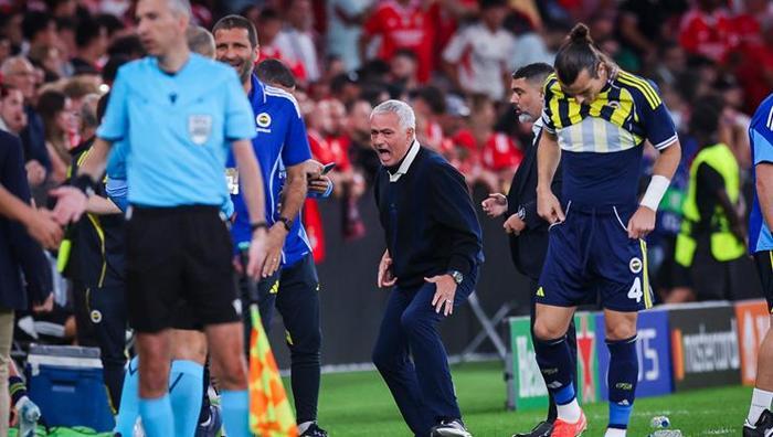Kerem Aktürkoğlunun transferini açıklasın Jose Mourinhodan Ali Koça yanıt geldi, çarpıcı bir soru yöneltti