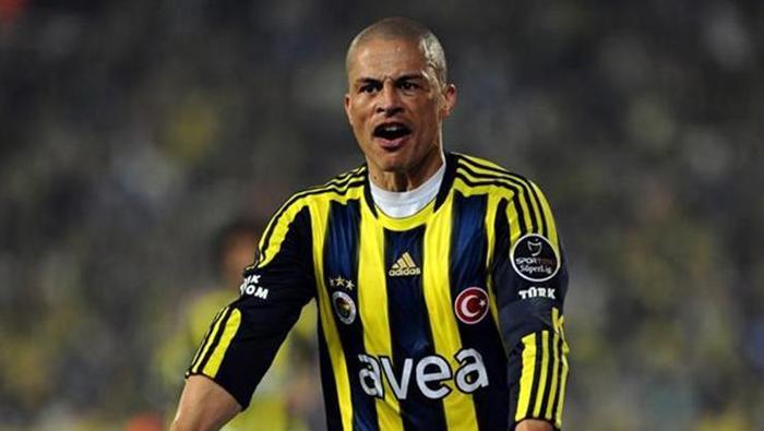 ALEX İLE YARIŞIYOR