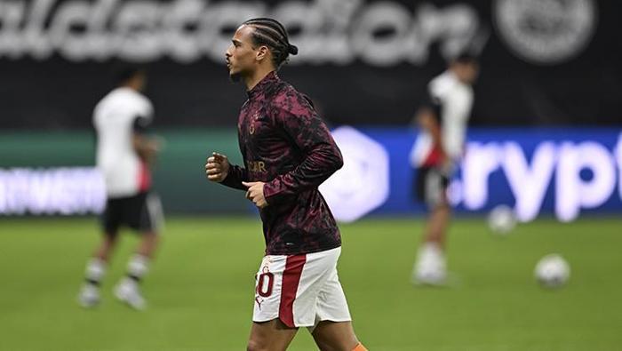 Galatasaraylı taraftarlar Leroy Saneyi yuhaladı Almanlardan şok iddia