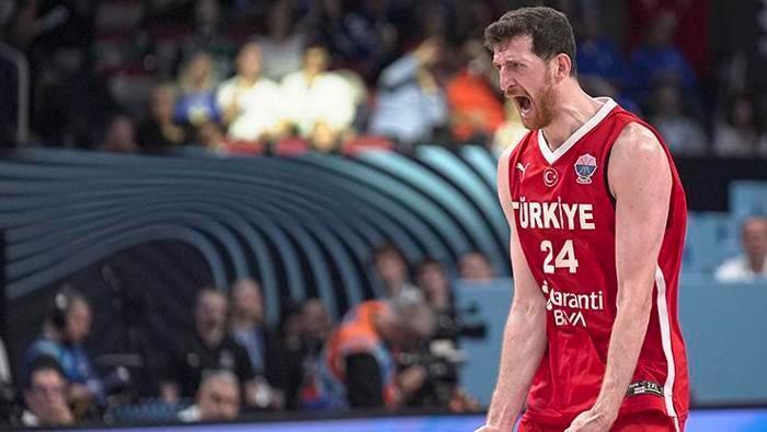 Alperen Şengün Ercan Osmaniye verdiği sözünü tuttu 12 Dev Adamın gümüş madalyası sonrası