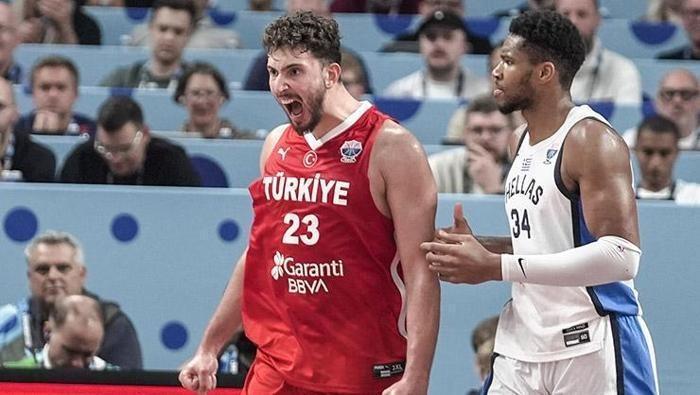 Alperen Şengün Ercan Osmaniye verdiği sözünü tuttu 12 Dev Adamın gümüş madalyası sonrası
