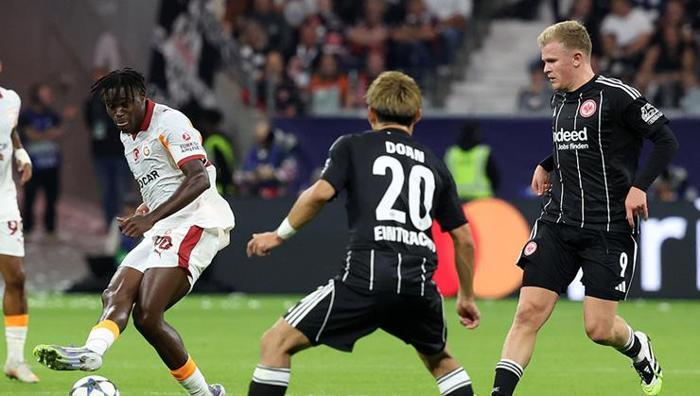 Ali Koçtan Frankfurta teşekkür telefonu Galatasaray maçı bitmeden aradı, Alman gazeteci duyurdu