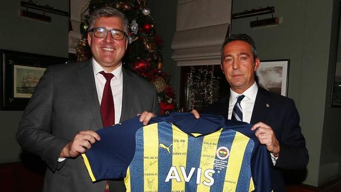 Ali Koçtan Frankfurta teşekkür telefonu Galatasaray maçı bitmeden aradı, Alman gazeteci duyurdu