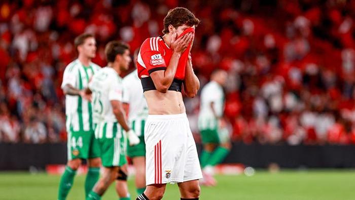 BENFICA 2 PUAN KAYBETTİ