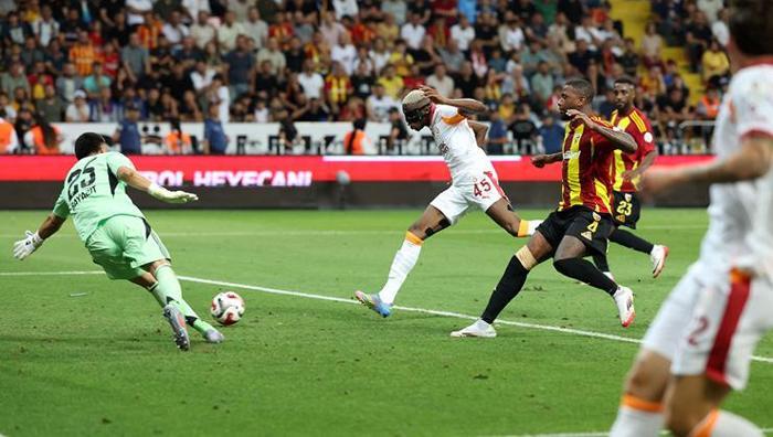 Galatasarayda Alanyaspor maçı öncesi Osimhen coşkusu Taraftarları ayağa kaldıran haber geldi: Aslanın süperstarı döndü