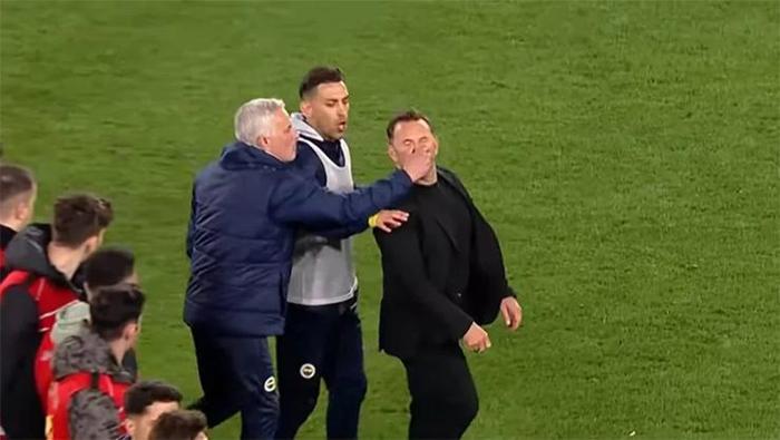 MOURINHO VE BURUN SIKMA OLAYI