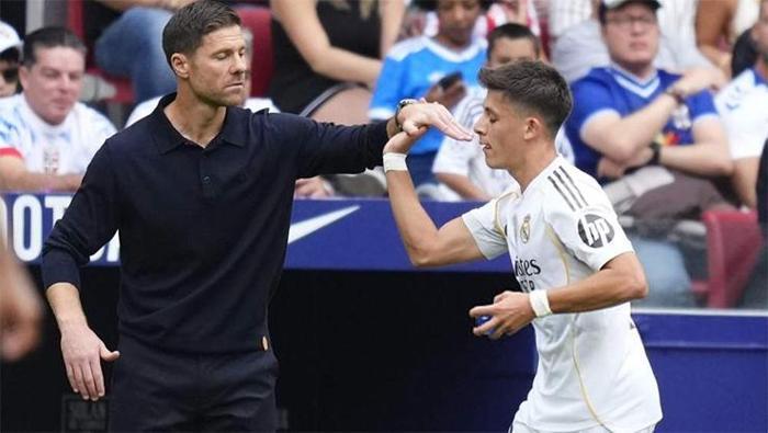 Xabi Alonso Arda Gülerden koşa koşa özür diledi Yaptığı hatanın bedeli çok ağır oldu