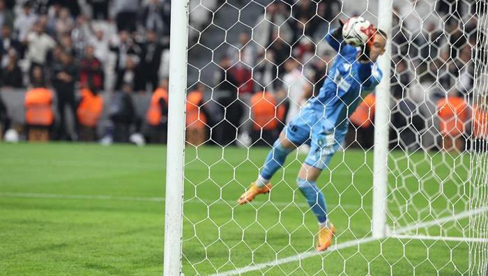 Galatasaray-Liverpool maçının sonucuna bağlı Beşiktaş-Kocaelispor maçı için çok konuşulacak sözler: Ligi değiştirme fırsatı....