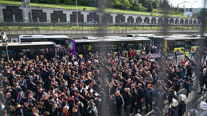 Beşiktaş taraftarları Galatasaray deplasmanına 30 otobüsle geldi