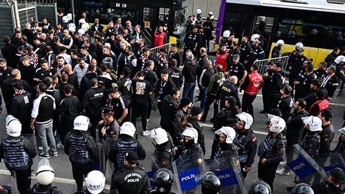 Beşiktaş taraftarları Galatasaray deplasmanına 30 otobüsle geldi