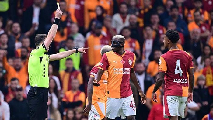 Galatasaray-Beşiktaş derbisinde kavga çıktı Osimhen çıldırdı