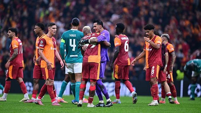 Galatasaray-Beşiktaş derbisinde yıldız isme övgüler Heykeli dikilmeli | Sınırları fazlasıyla zorladı