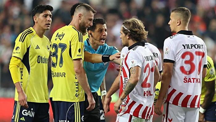 Koyu Fenerbahçeli Derya Uluğ Samsunspor maçı sonrası çılgına döndü Yok kere yok