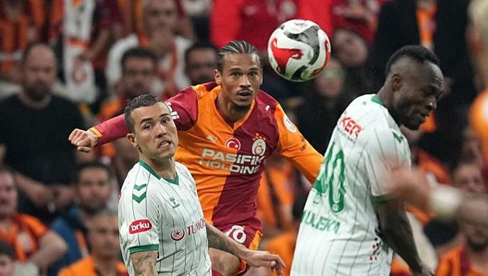Galatasaraya küfrettiler, bunu kabul edemem Leroy Sane Oktorberfestte Bayern Münih taraftarlarıyla tartıştı