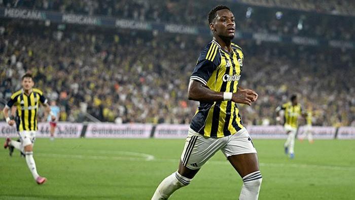 Fenerbahçede sürpriz ayrılık gelişmesi Menajeri İstanbula geldi...