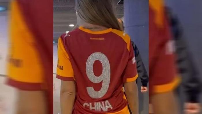 Mauro Icardiden sevgilisi China Suareze yarım milyonluk forma Madrid tatilinde aşka geldi