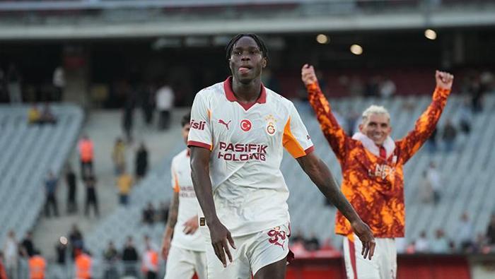 Galatasarayın Singoyu elde tutması kolay olmayacak Fildişili yıldıza Premier Ligden çifte kanca