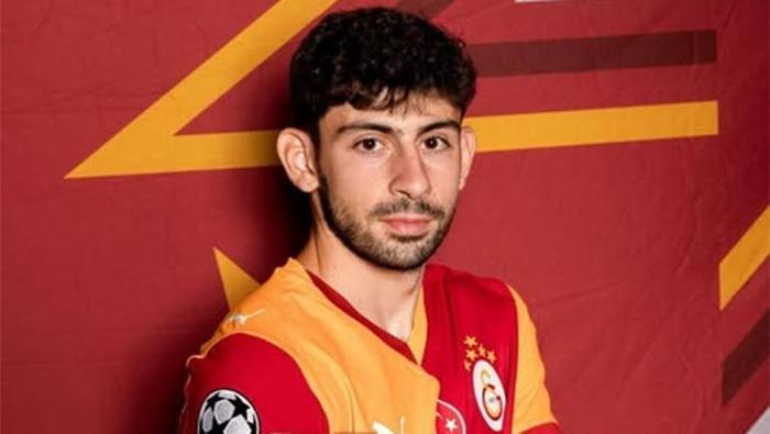 Galatasarayın genç futbolcusu Yusuf Demir nişanlandı Görüntülere yorum yağdı