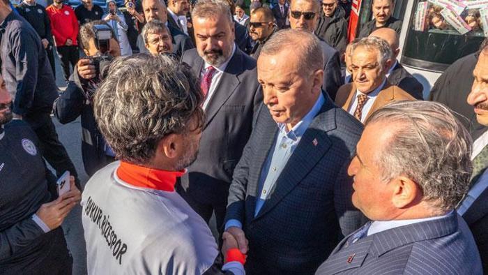 Cumhurbaşkanı Erdoğan, Çaykur Rizespor Futbol Kulübü ve Rize Çay İlkokulunu ziyaret etti