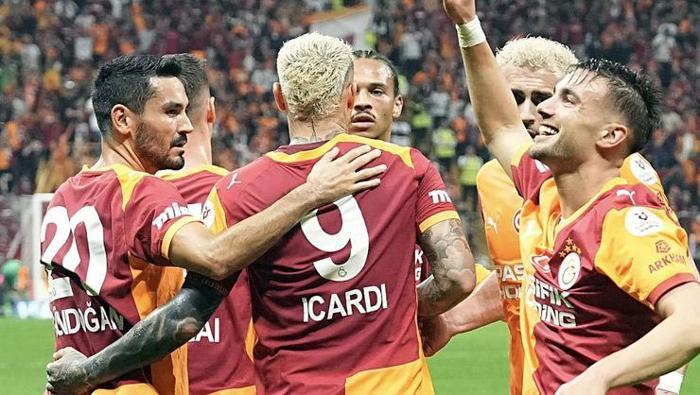 Galatasaraydan, Osimhen sonrası Napoliye ikinci çıkarma Yıldız orta sahaya imza attırmak istiyorlar