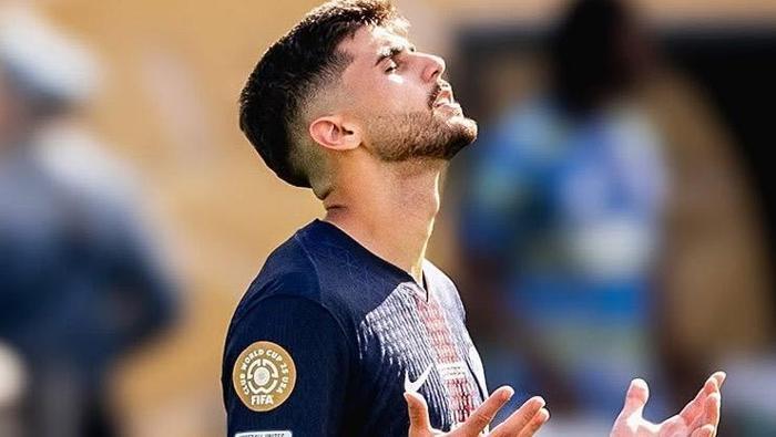 PSG İLE KUPALAR KAZANDI