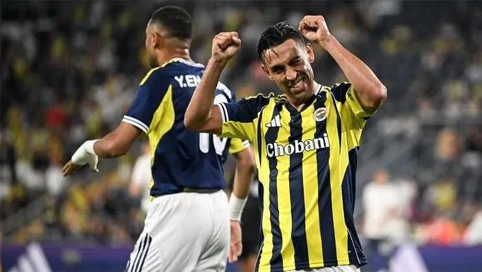 Fenerbahçede İrfan Can Kahveci ve Cenk Tosun neden kadro dışı bırakıldı İşte tüm yaşananlar